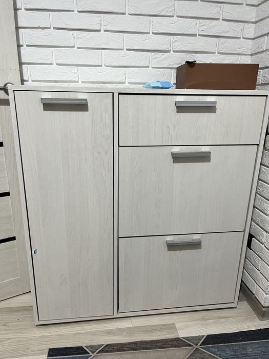 Продается обувница