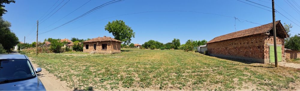 Парцел с къща в с. Обнова