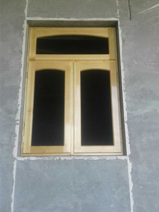 Окна из дерева качественно и по доступным ценам двери тоже есть