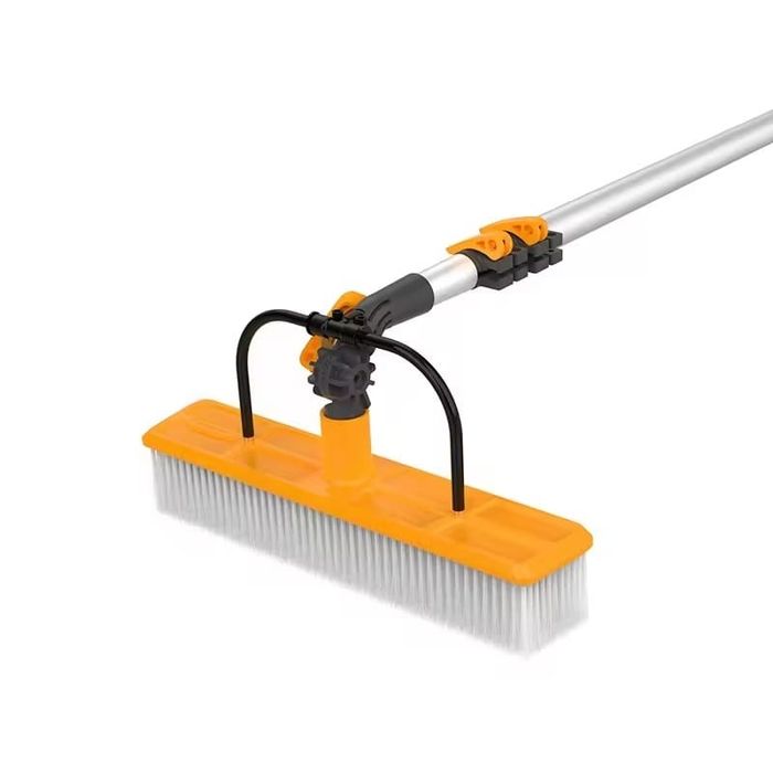 Sistem cu perie pentru curatat panouri fotovoltaice cu coada de 7.5m