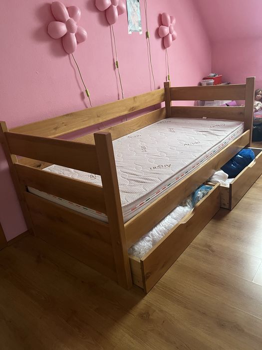 Pat lemn stejar 90x190 cu sertare