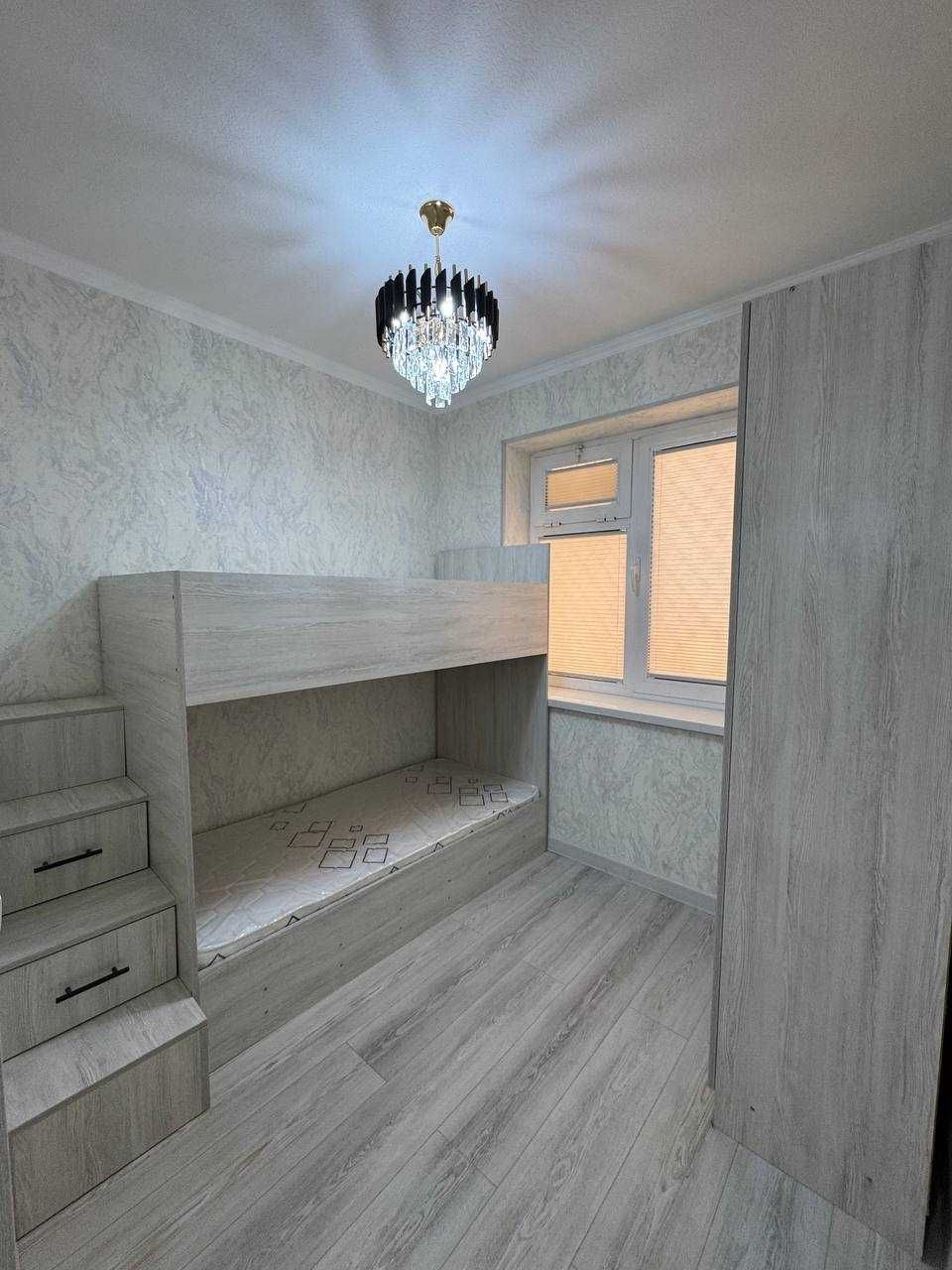 2 xona 3 xonaga o'zgartirilgan kvartira sotuvda