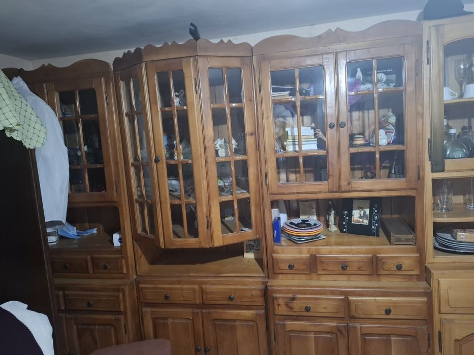 Mobila din lemn masiv