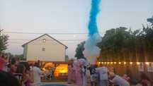 Photocorner baby shower Arcada baloane gender reveal FUM COLORAT