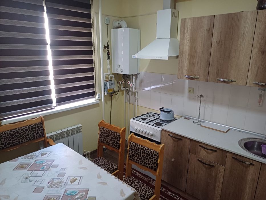 2 хонали квартира барча жихозлари билан ижарага куйилади.7-кичик нохия