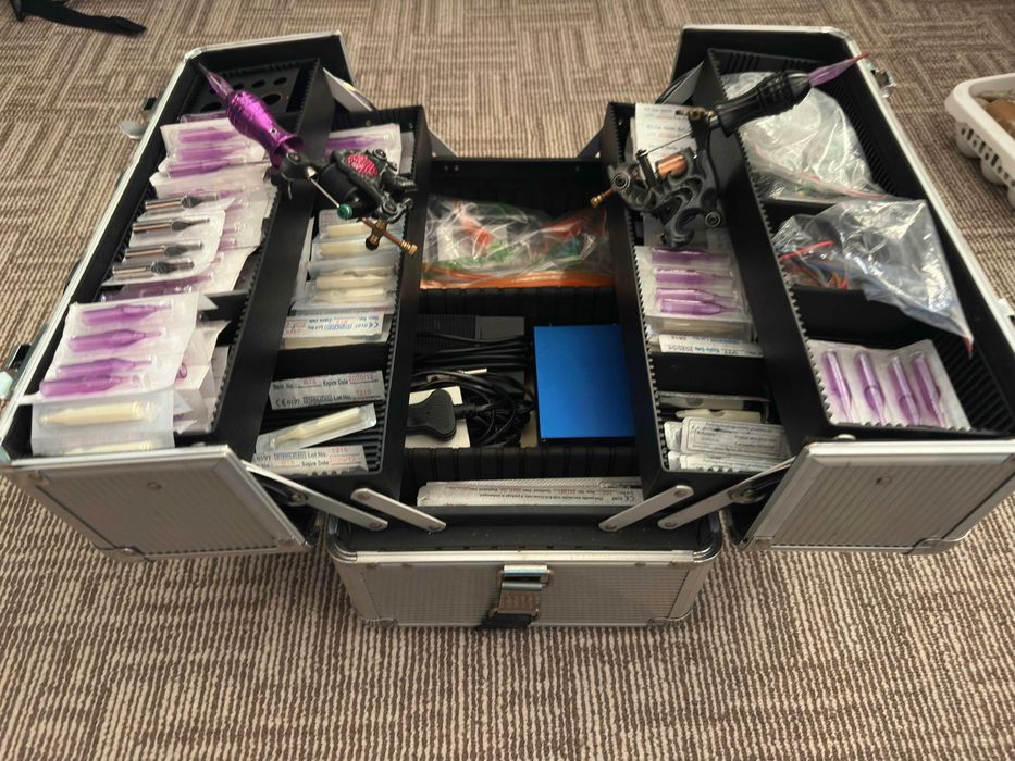 Kit complet tatuat. Tattoo Kit