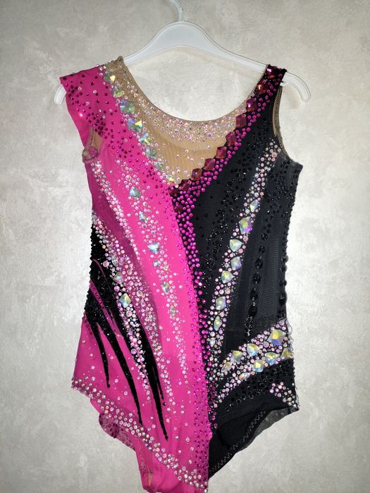 Продам купальник для художественной гимнастики