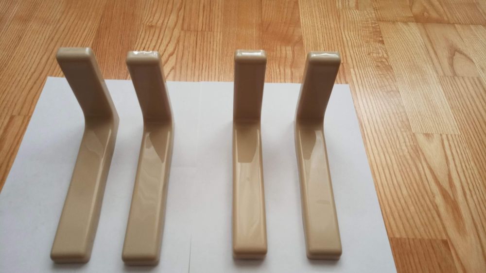 2 pachete console-Italia,cu 2 buc in fiecare cutie.