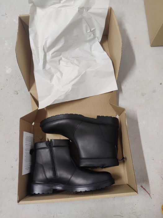 Чисто нови боти с подплата номер 44