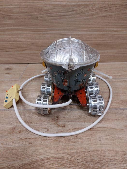 Стари метални играчки