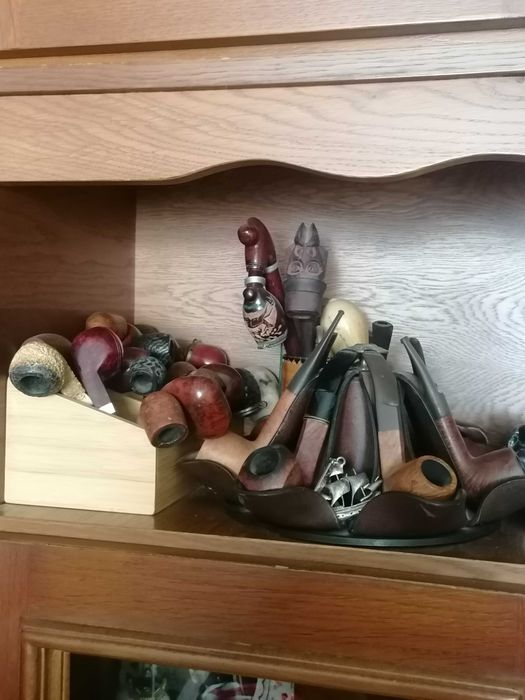 Vând colecție de pipe
