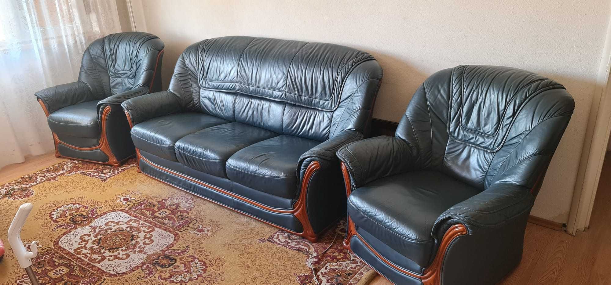 mobilier piele ; 3 piese ; canapea + 2 fotolii