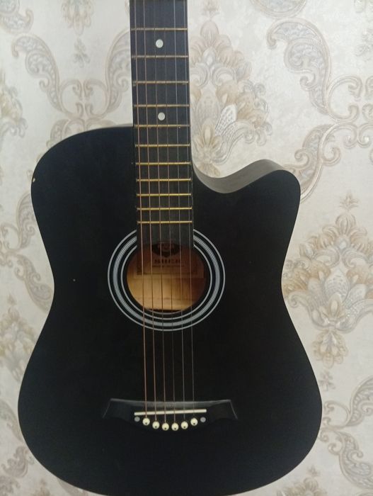 Akkustik gitara 6 ta simlik