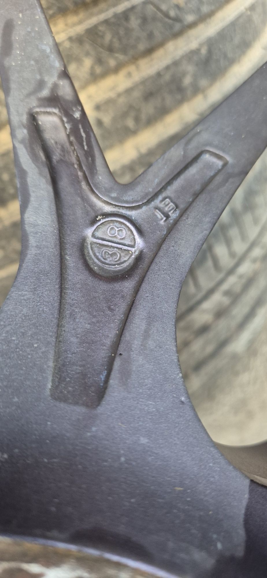 Roti BMW model M CSL