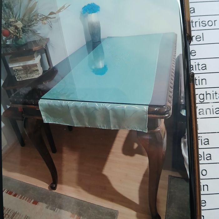 Urgent vând masa+geam cristal