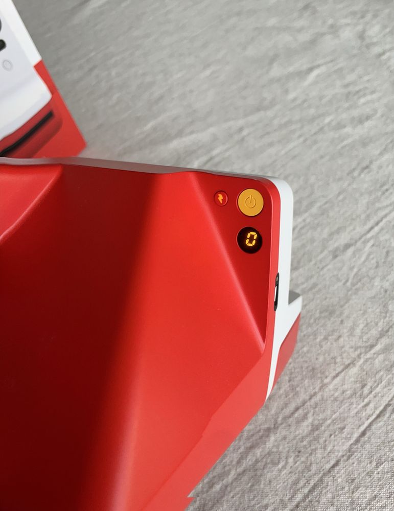Polaroid Now фотоапарат за моментни снимки