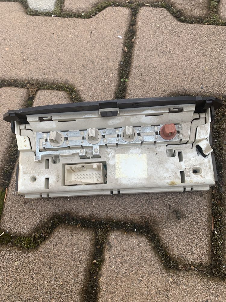 Дисплей часовник пежо 206 peugeot206
