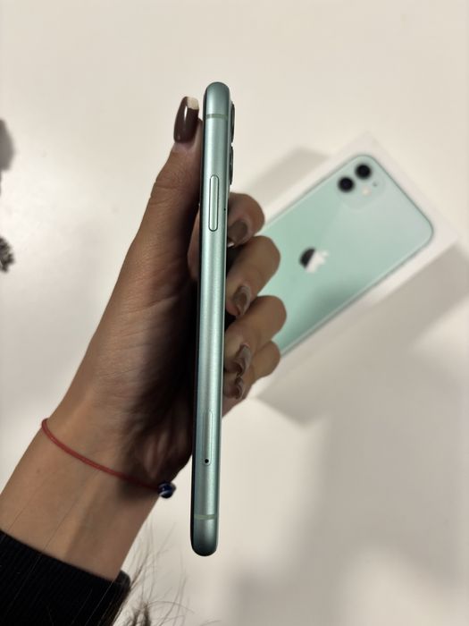 Iphone 11 зелен.