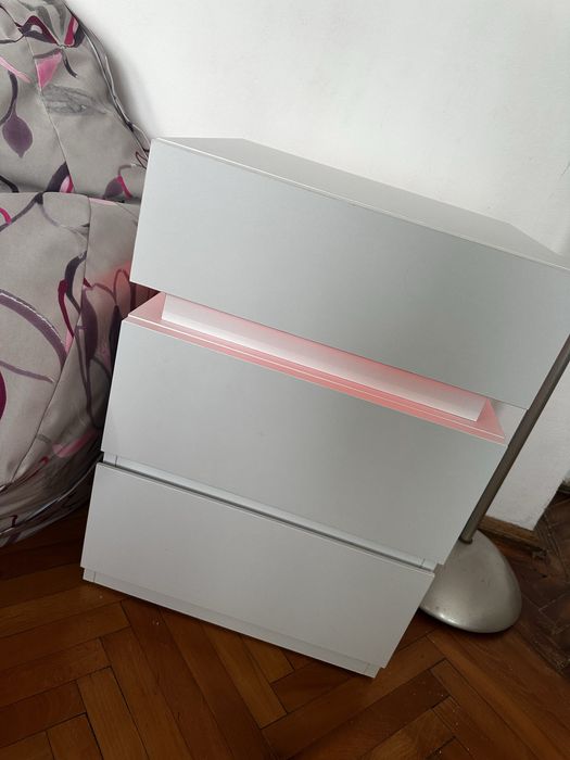 Fotoliu puf si noptiera