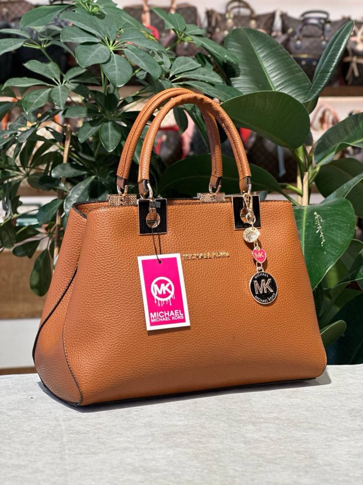 Geanta Michael Kors Noua !!! Dimensiuni 31/21 !!!