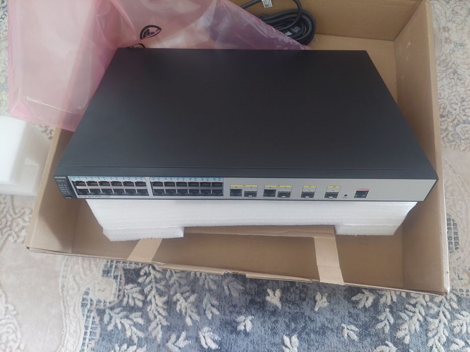 Switch sotiladi 24 talik Ethernet + option 4