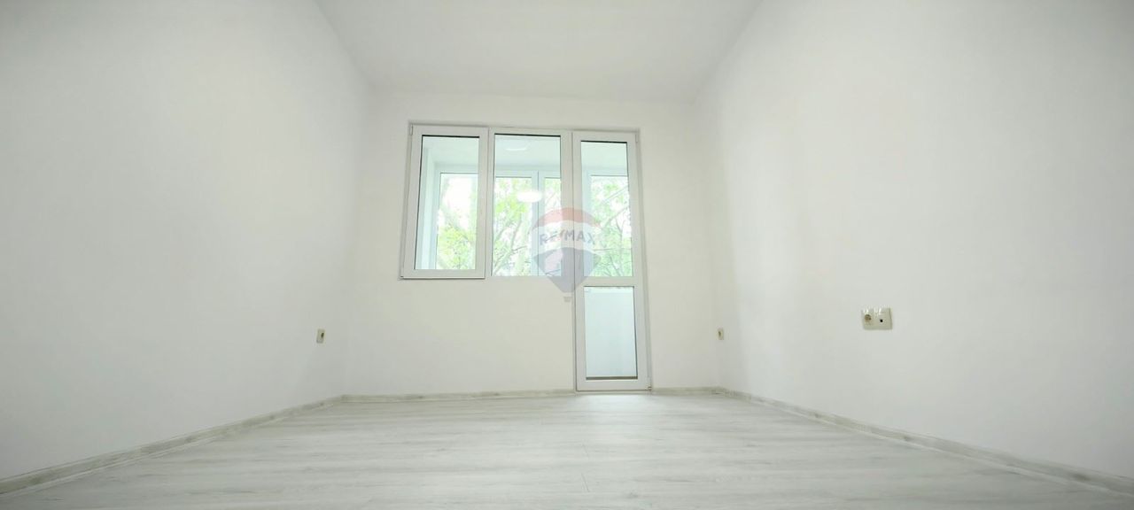 Продава се Тристаен апартамент в Варна, Владислав Варненчик - 55 кв.м за 2290 €/кв.м - Снимка #7