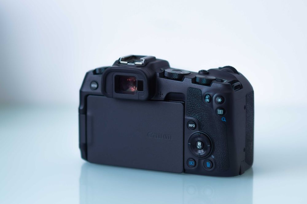 Canon EOS RP | 1700 cadre | touchscreen | stare perfecta