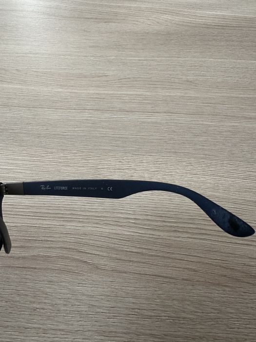 Ochelari de soare Ray Ban din carbon