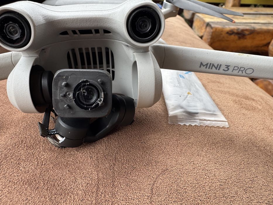 Drona  DJI Mini 3 Pro cu telecomandă DJI cu defect