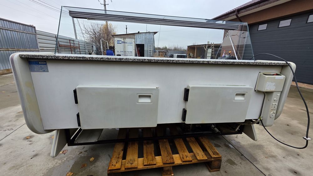 Vând vitrină frigorifică