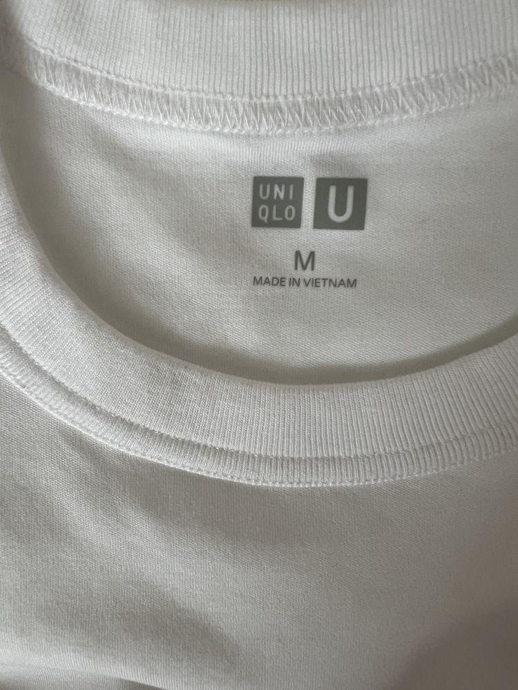 Женская футболка Uniqlo