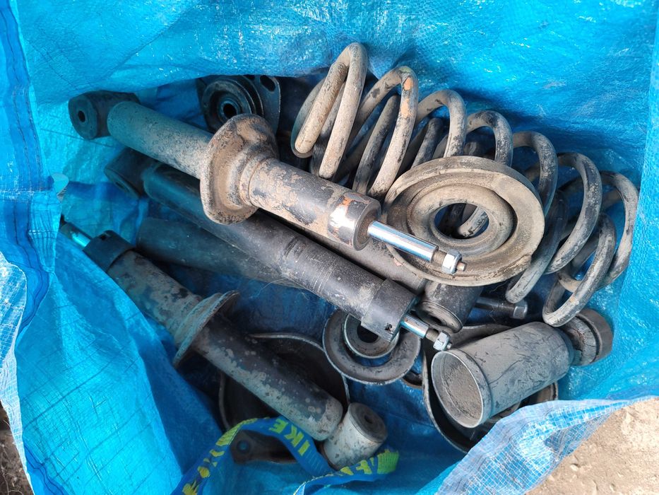 Части за Audi A6 C4