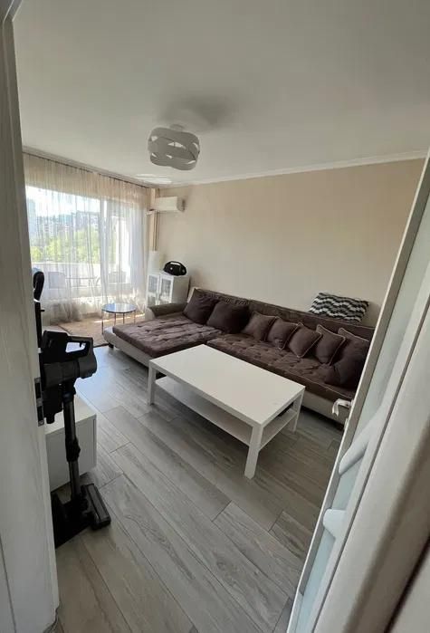 Двустаен в ж.к. Дървеница