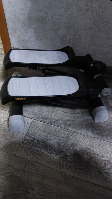 Продаю степпер новый