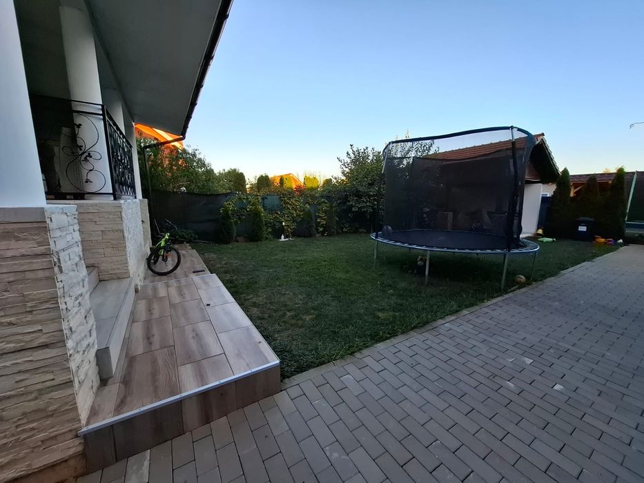 Proprietar Vând apartament la Vilă 5 camere Cetate(Kaufland)