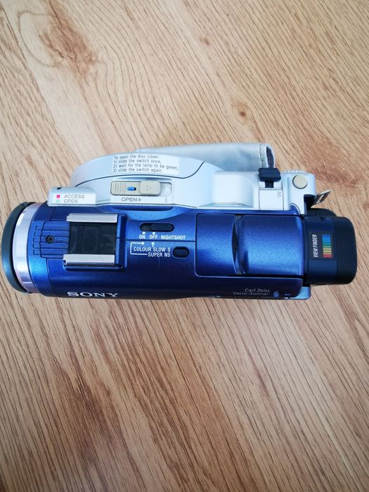 Камера Sony DCR-DVD 100E