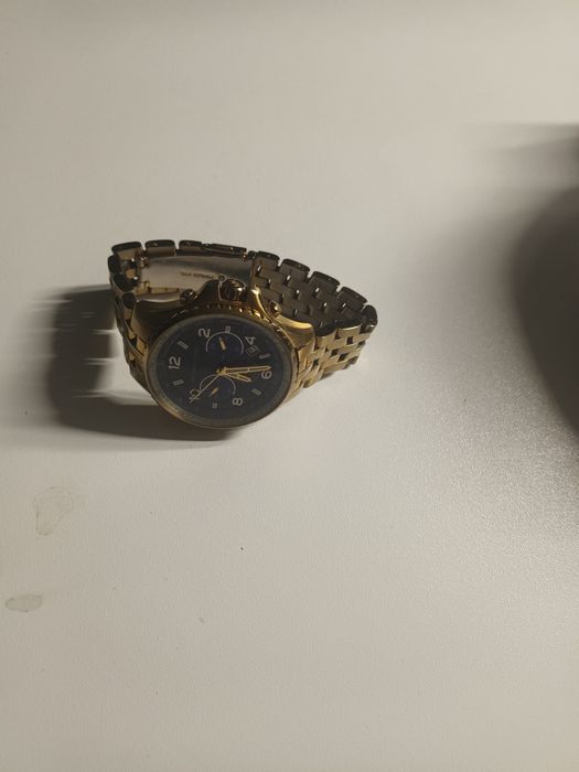 Vand ceas in conditi bune