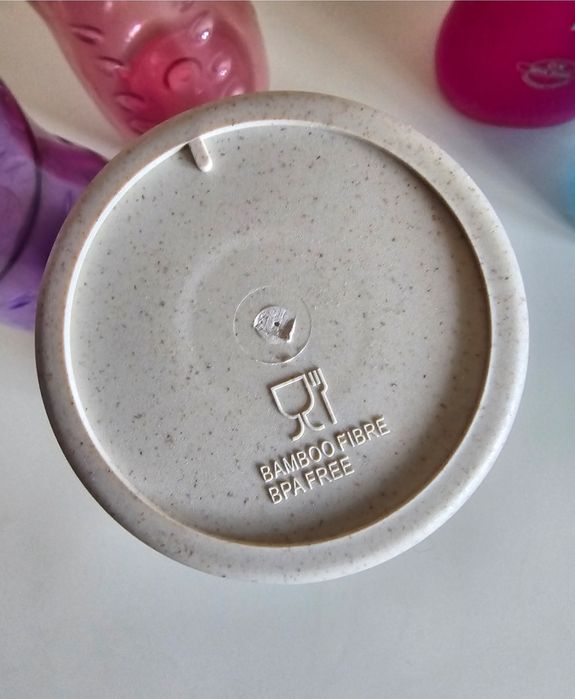 Нови шишета (бутилки) за вода, термочаша и четка за шишета, от 2.50 лв