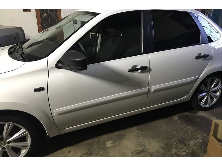 Молдинги на Гранту (granta)