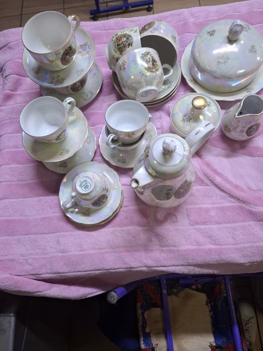 Срочно,продаётся,кофейно-чайный сервиз Мадонна на 5 персон!