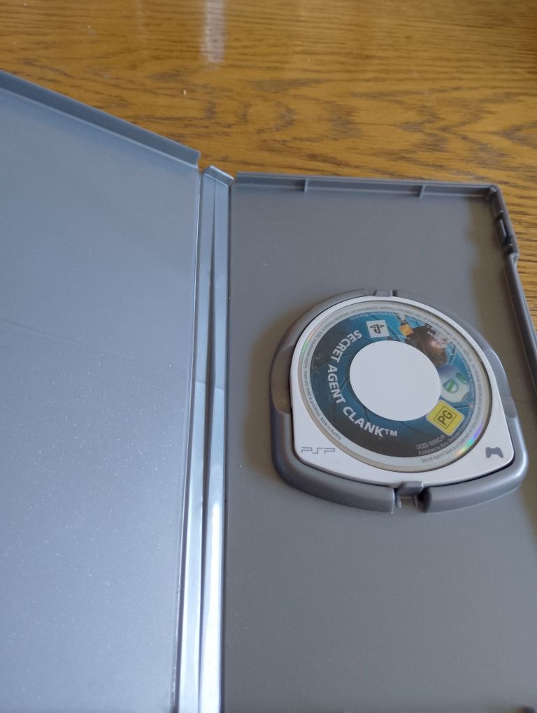 Дискове с игри за PSP и плейстейшън 2