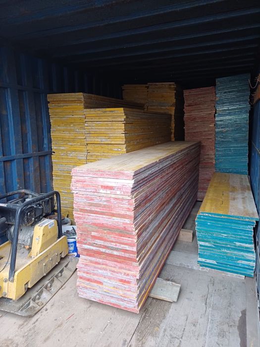 Vànd panouri doka si montanți