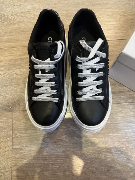 Оригинални Обувки Guess