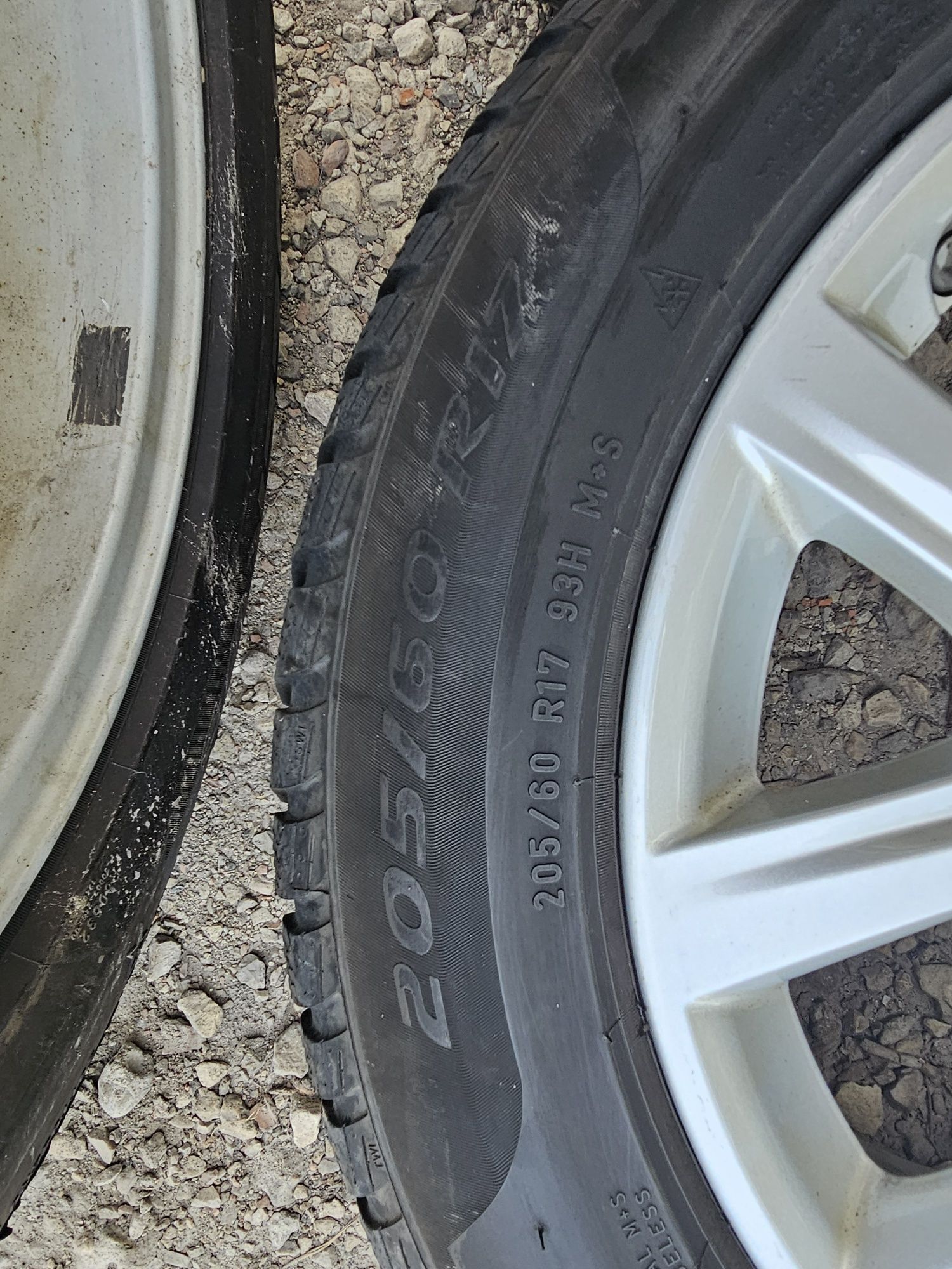 Алуминиеви джанти 17 цола с гуми Pirelli  BMW X1