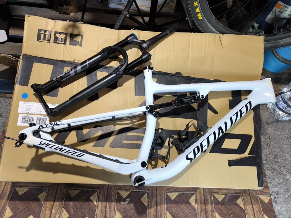 Specialized Epic Expert 2023 + Fox SC 120