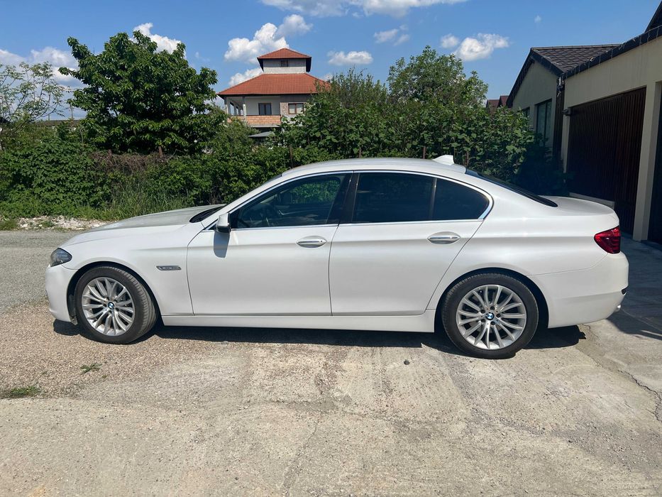 BMW Seria 5 525d xDrive Touring Aut. Luxury Line