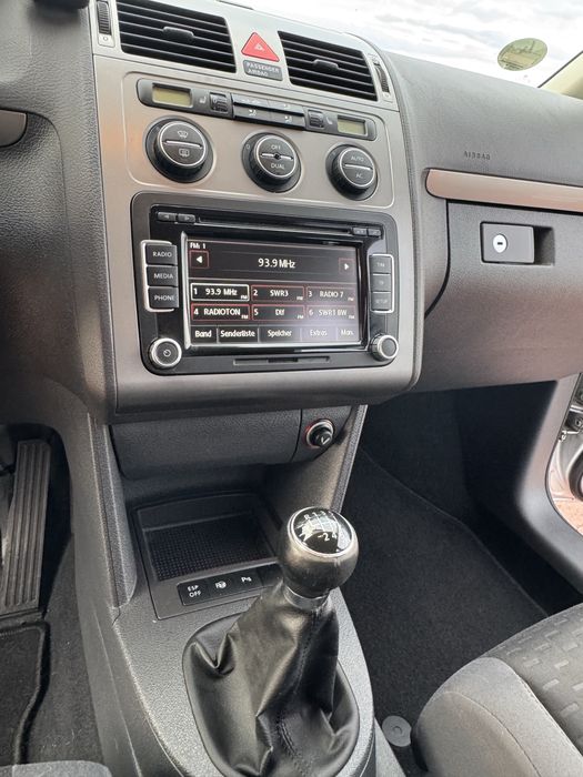 Vând Vw Touran Motor 2.0 Diesel 140 CP BMM 7 Locuri Import Germania