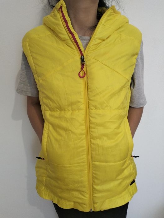 Vesta cu gluga Adidas Primaloft mărime M