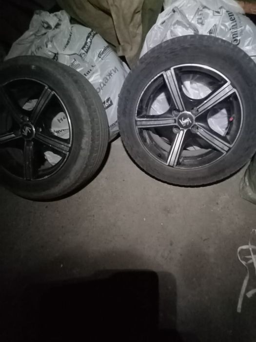 Продам два диска б/у на 15