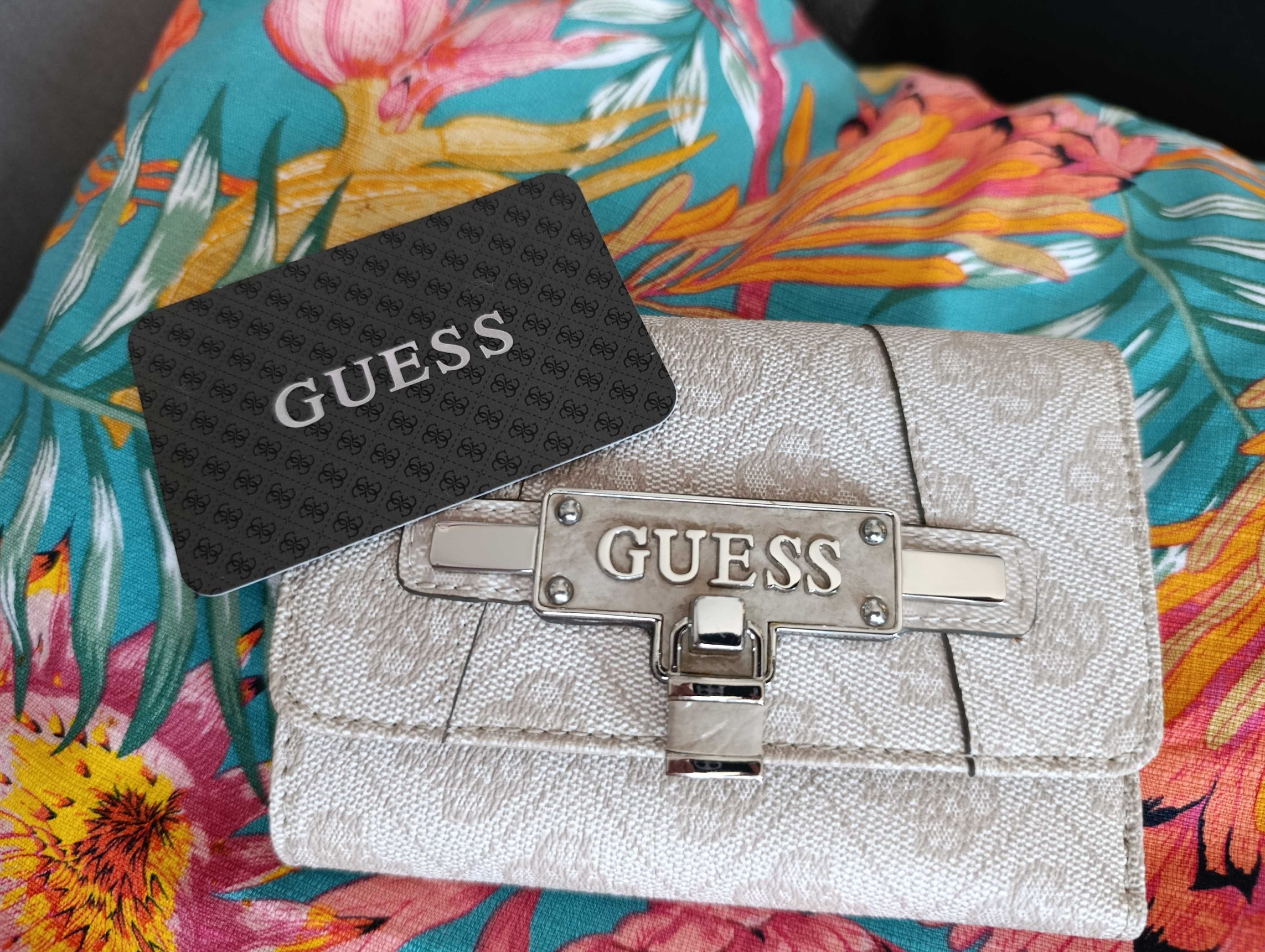 Дамско портмоне GUESS